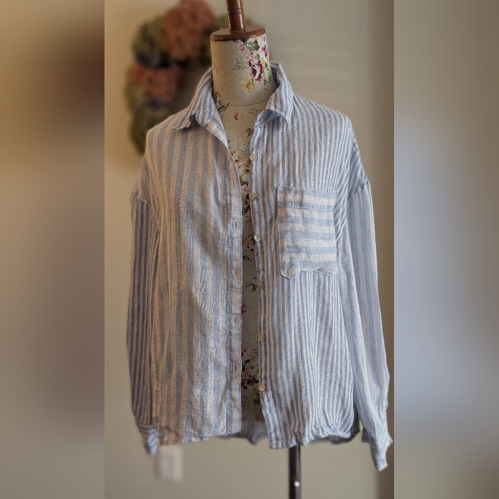 Nicole Miller Blue and White Striped Long Sleeve Top
